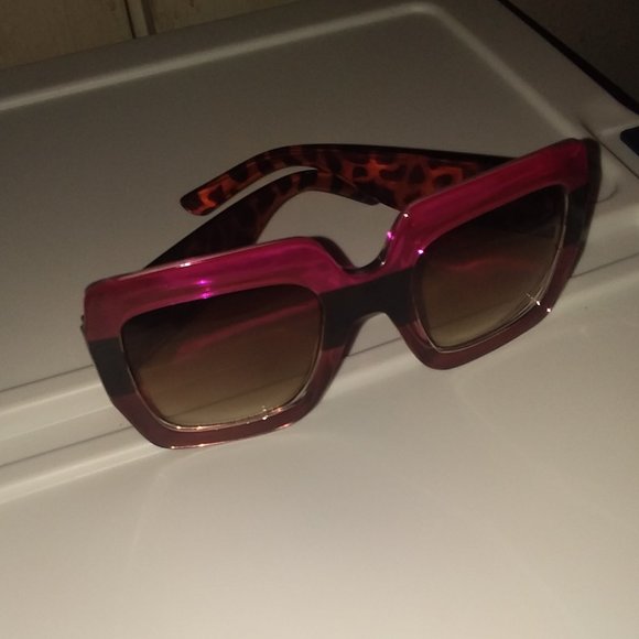Oversized Leopard Print Sunglasses - Picture 2 of 7